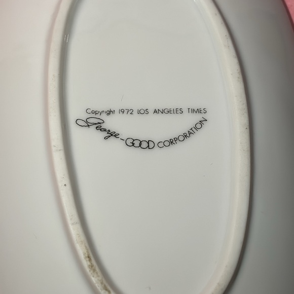 Vintage 1972 "Love is" Spoon Rest - "Kissing her before asking whats for dinner" - Picture 4 of 8